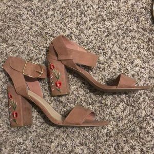 Beautifully detailed heels size 10